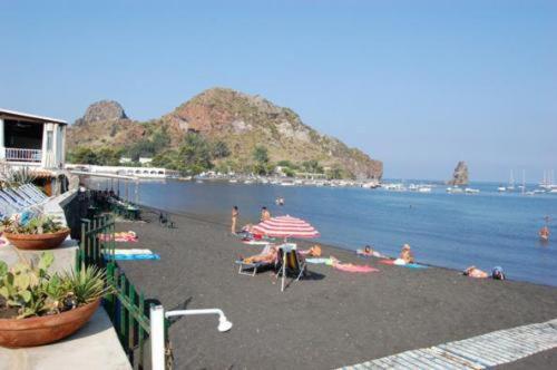 Hotel Conti Vulcano  Buitenkant foto
