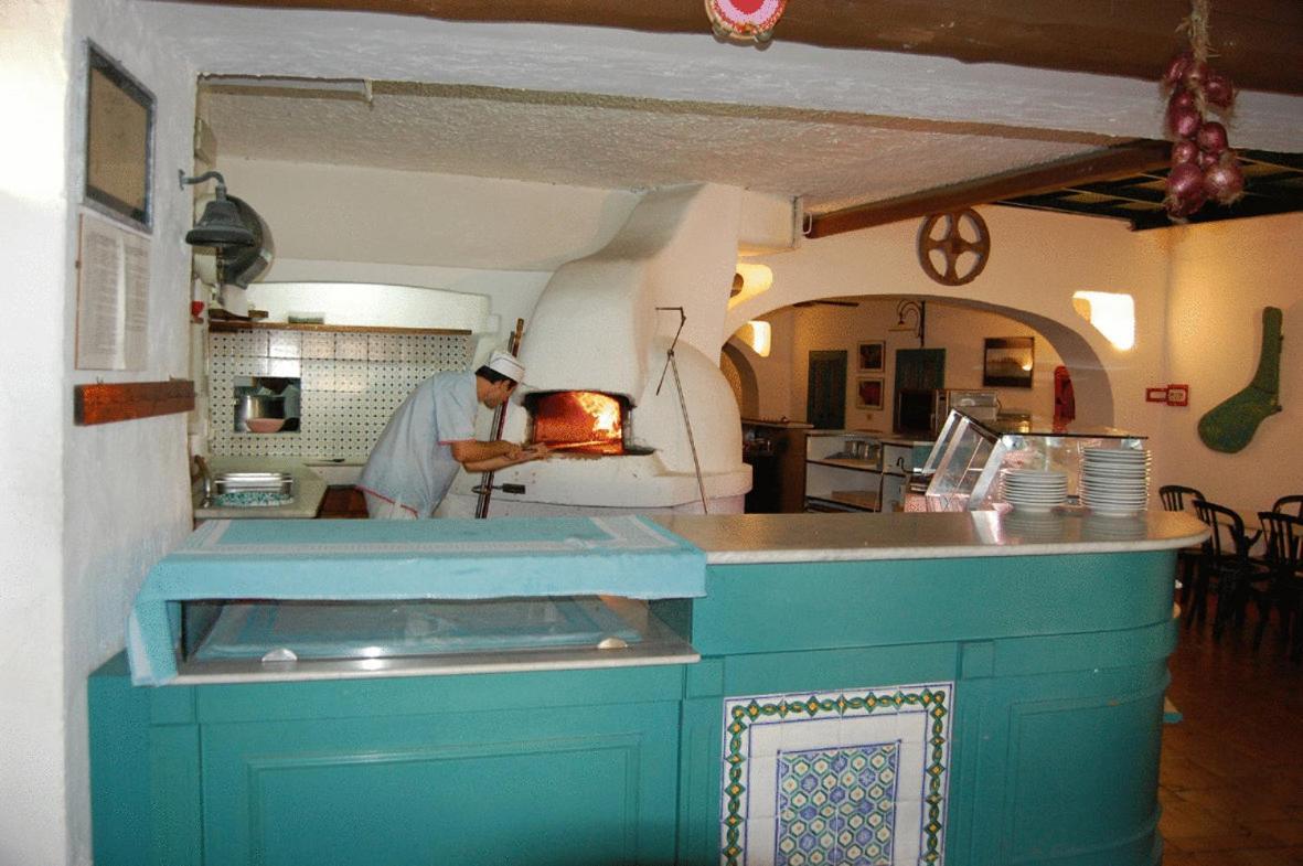 Hotel Conti Vulcano  Buitenkant foto