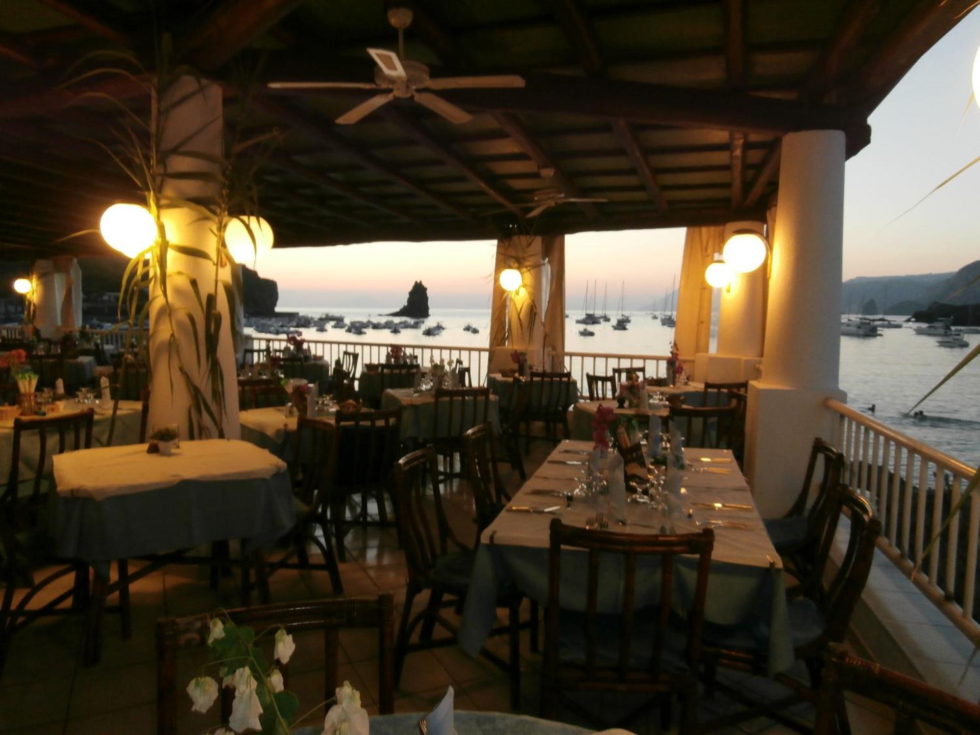 Hotel Conti Vulcano  Buitenkant foto