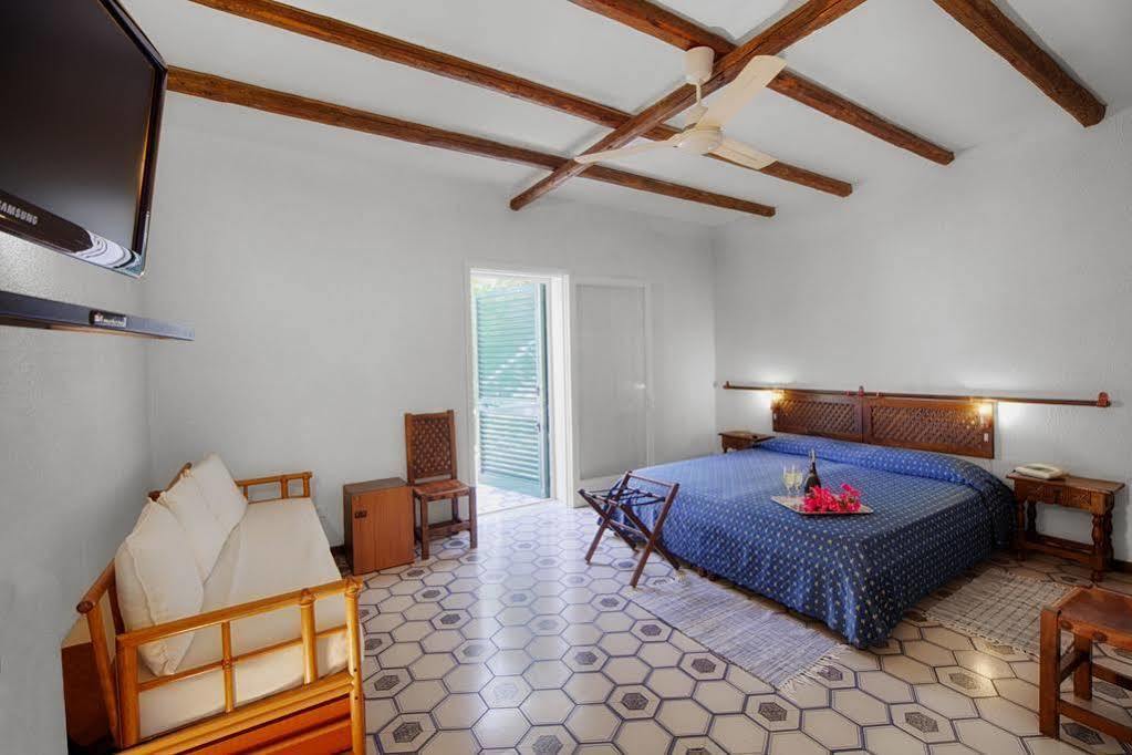 Hotel Conti Vulcano  Buitenkant foto